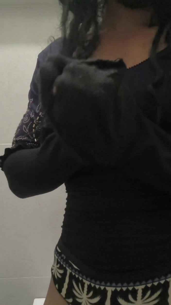 Riya sissy: Crossdresser Riya Berseronok