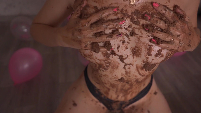 Tori Diamond: Cake Crush com Minha Bunda Perfeita