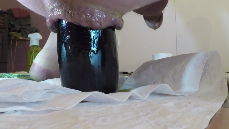 Mike anal extreme 69: Inflatable butt plug and Latex hand fucking the arse to...