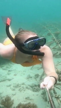 Snorkel Slut: Tight Bikini, Dive Mask & Underwater Fin Tease