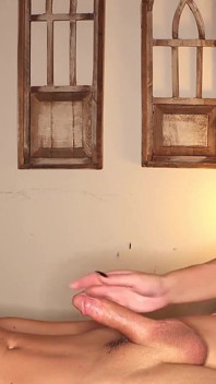 Schattiges Spa Ellie - therapeutischer handjob mit tiefem gewebe
