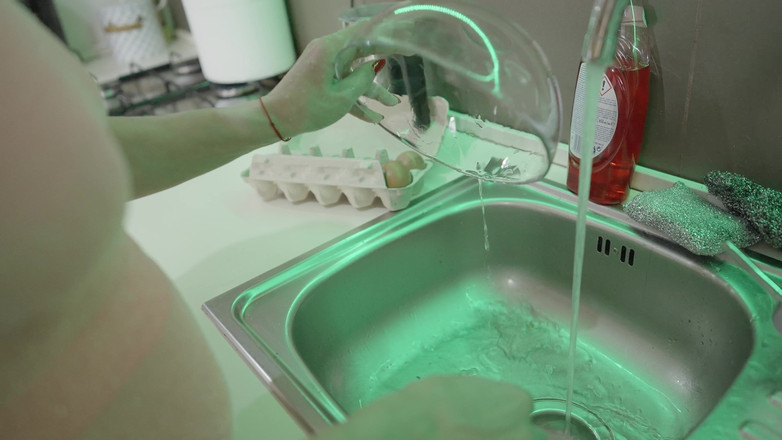 Jasmine RougeXXX: Tante seksi rambut pirang yang lagi bosan ini menginjak-injak kakinya...