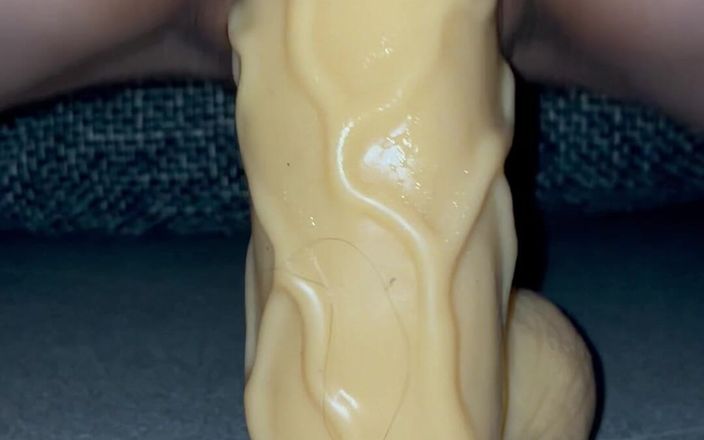 Janine75d: Gerçek dildoya biniyor