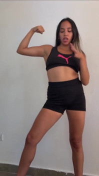 Dependent de gymrats și fabric musculare venerare Biceps Abs Femdom zeiță răsfățată