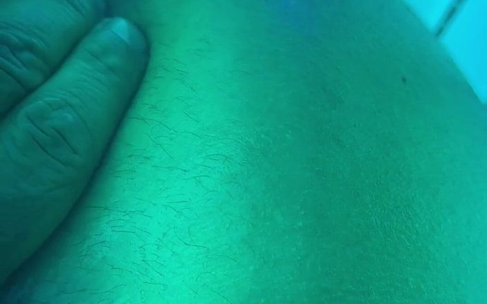 HotnHorny: Загар делает меня такой горячей и возбужденной для члена