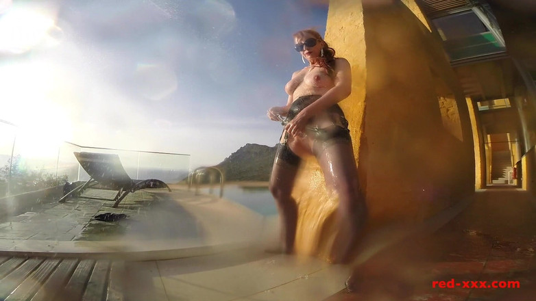 RedXXX: Rossa rovente... doccia fredda