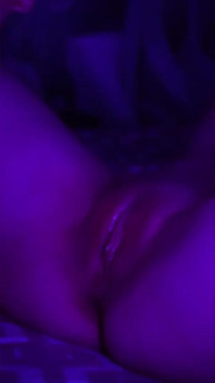 내 보지를 따먹는 의붓여친