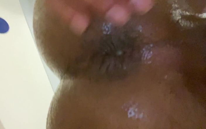 Kimora Creams: Гаряча транс-дівчина фістингує свою тугу дупу