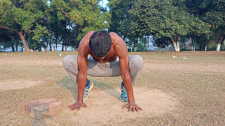 LinearOrnament35: Step Workout Hard