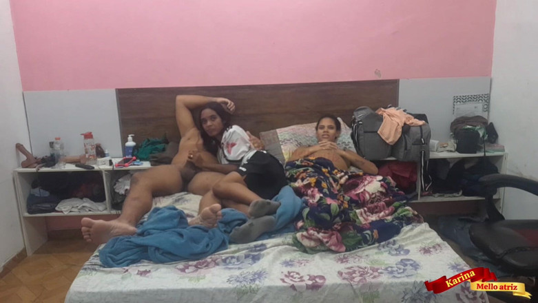 Karinamello: I Called My Friend to See Nextfli and My Husband...