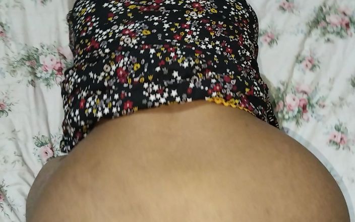 Sairaxsaim: Ich habe meine muschi von meinem bruder im law_Horny Saeraxsym...