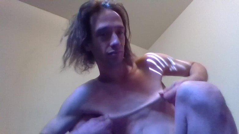LilTaste: Transgirl klämmer och drar hennes små bröst