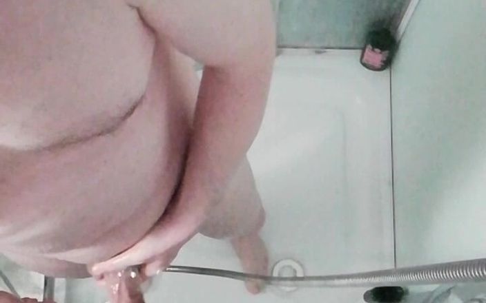 Danny Doe: Masturbation sous la douche détendue