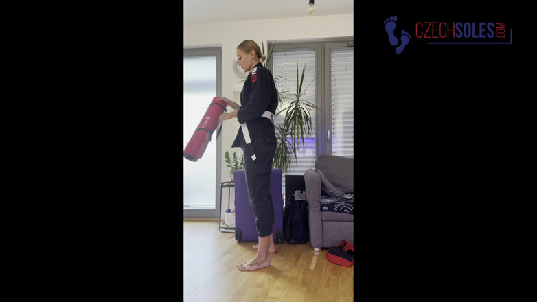 Czech Soles - foot fetish content: Dea dei piedi karateka