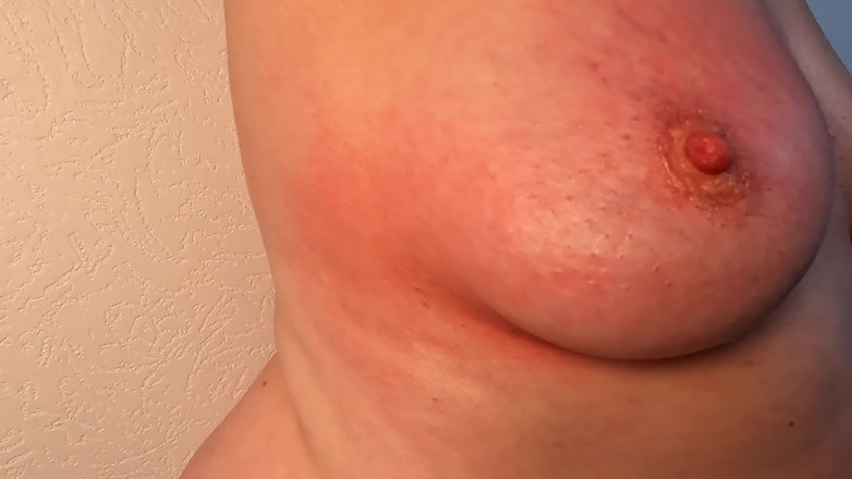 Bouncy Tits Action: 右胸に500回打って腫れるまで