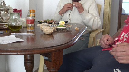 Souzan Halabi: Tunisienne mariée, Tunis