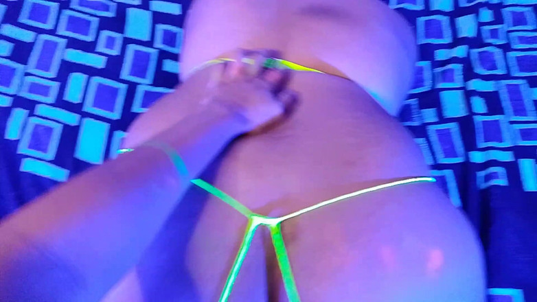 Hot Strawberry: Czy chcesz zobaczyć więcej mojego dużego tyłka w seksownej bieliźnie -...