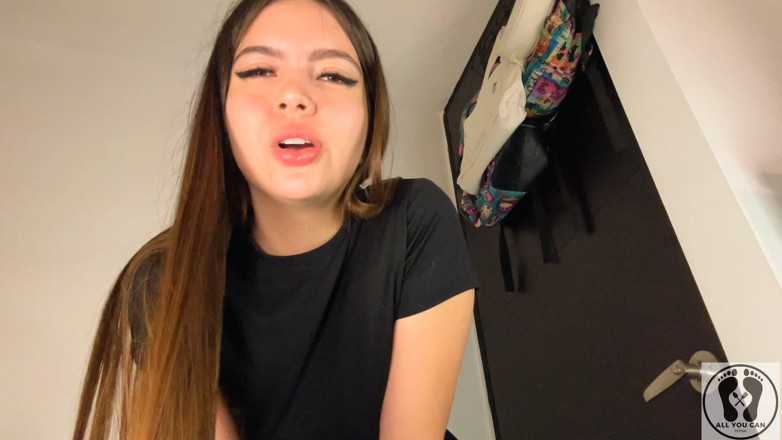 All You Can Fetish: Я зловила свого зведеного брата, який нюхає мої трусики, який збоченець