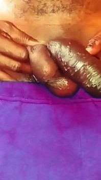 Non posso crederci che l'abbia fatto! Un grosso cazzo si masturba un grosso cazzo nero sesso sega