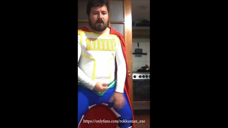 Rokkuman: Masturbare cu costume de erou