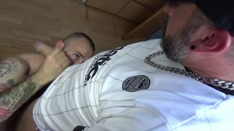 MACHO FUCKER FROM SPAIN: Angel garcia dientot tanpa ampun sama kontol xxl amazinf
