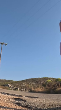 Benetzende Trainingshosen und höschen auf einem barfuß-morgenspaziergang