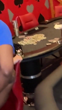Parti Poker bertukar menjadi pesta seks kote hitam besar