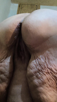 Cumbered Twat Pissing Alot Giving All She's Got