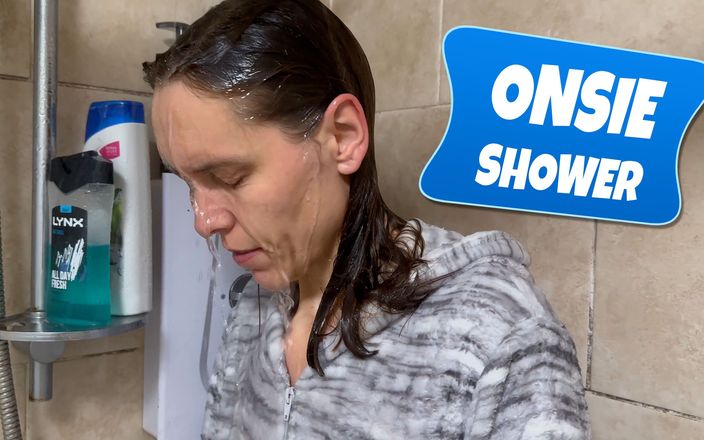 Wamgirlx: Onesie en la ducha mojada