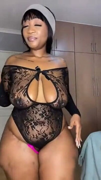 Gruba dupa BBW striptiz i tryska masturbacja