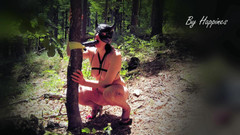 Toilet Mommy: Bini jalang yang taat menghisap dildo dalam hutan dan mendedahkan...