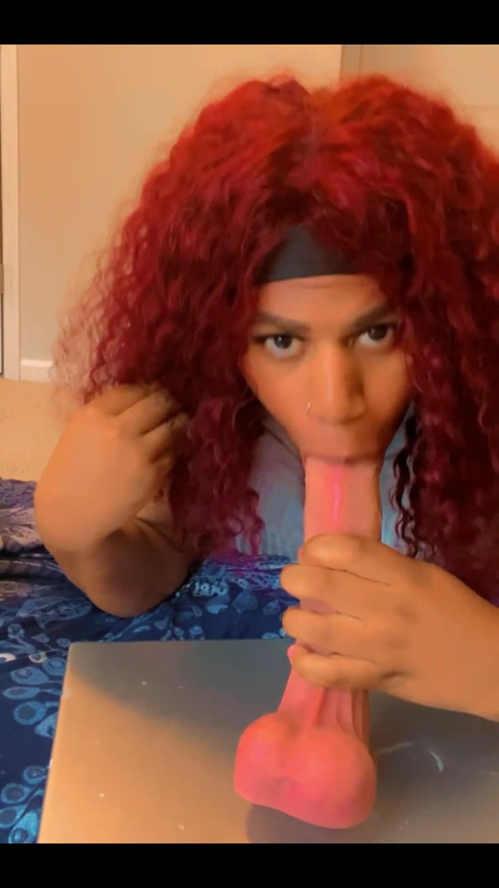 Hicktown_hoochi: Chupando gran juguete blanco