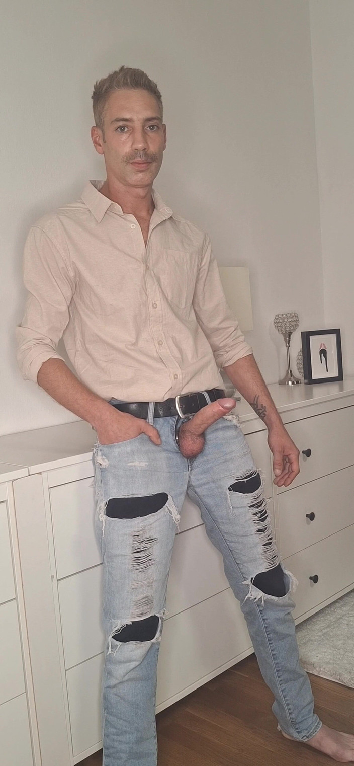 Dexterxxlfun: Thomas Big Dick. Seksi sıska tombul baba götünü sikiyor