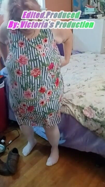 BBW nurse Vicki adventures with friends: Vicki si suster super semok lagi asik kontolmu pakai celana...