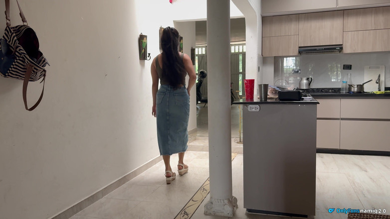 Roxxan: Rozejde se se svým přítelem, aby spala se svým nevlastním...