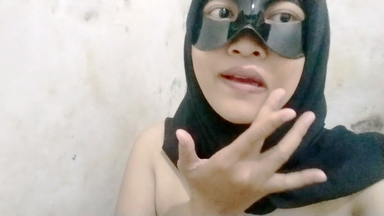 Jilbabbinor: Uma mulher usando um hijab