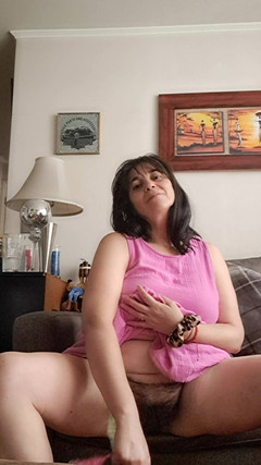 Mommy big hairy pussy: Sexy macecha ukazuje chlupatou kundičku nevlastního syna