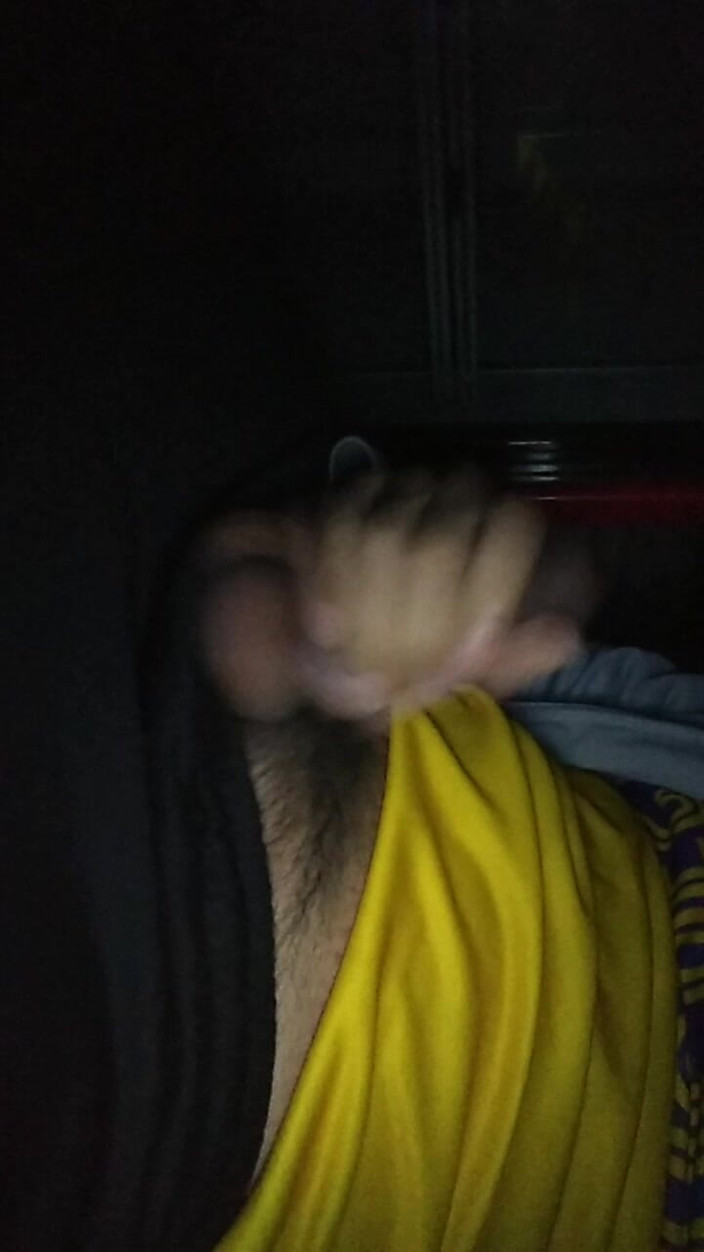 AlexAlejandro13: Masturbacja w ganku