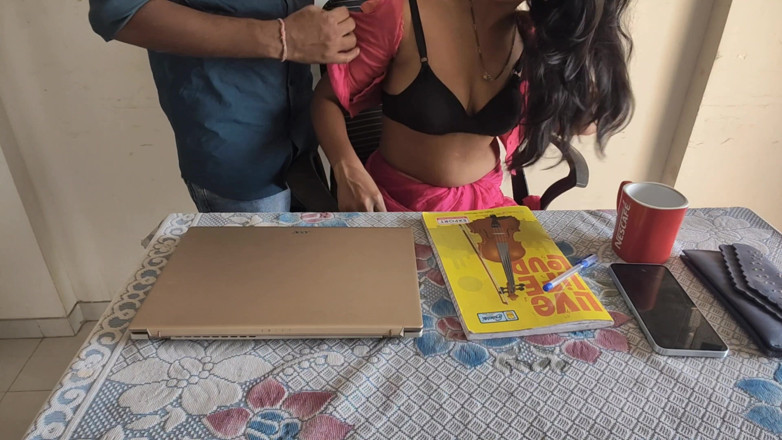 Mumbai Ashu: Doamna a făcut sex cu Office Boy audio hindi