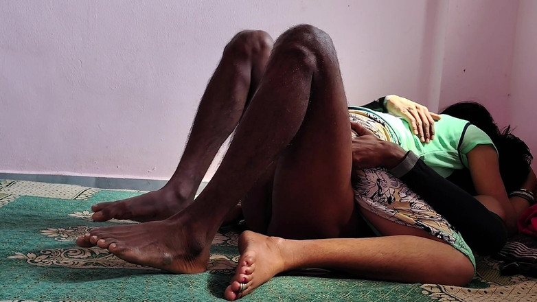 Viralcouple76: Heiße sexy figur bhabhi wird von ihrem frechen Devar hart...