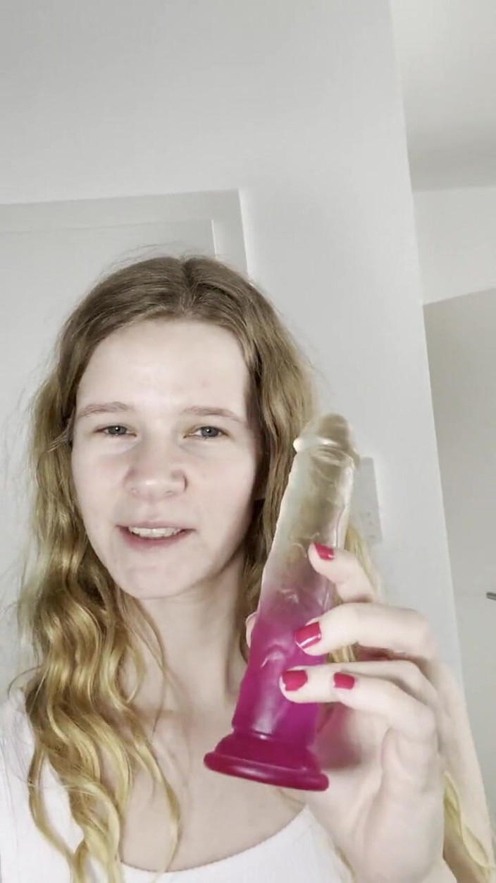 Bikergirl_97: Je l’ai avec le gode de ma belle-mère !