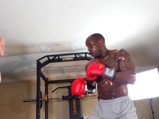 Hallelujah Johnson: Boxing Workout Stabilization Adalah Kemampuan Tubuh Untuk Memberikan Dukungan Dinamis...