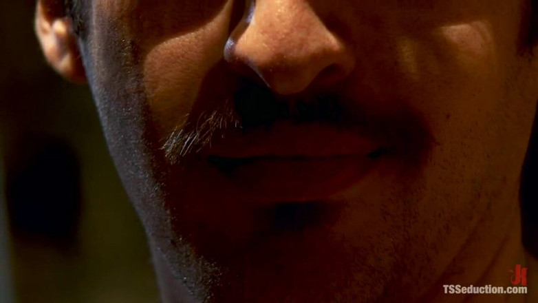 TS Seduction by Kink: Johanna B.男孩乐队里的一个熟女