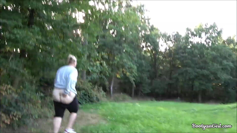 Bootyass Girl: Blonde teen sucks and fucks outside