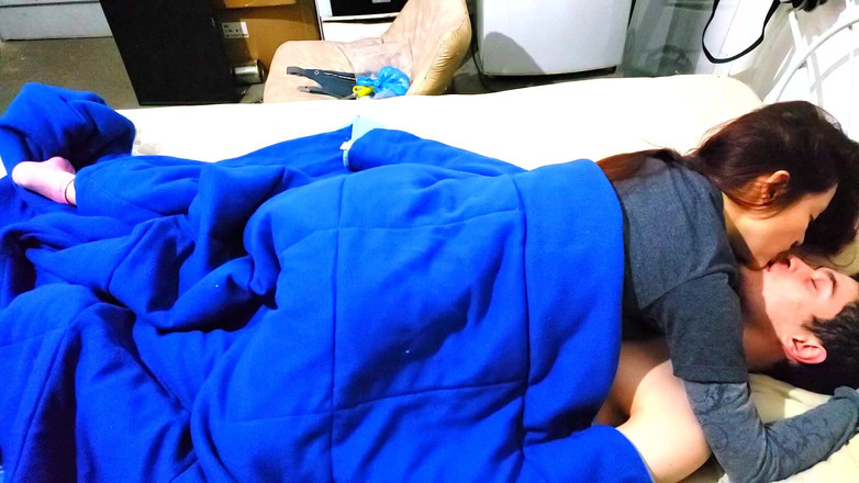 Kyle Smith: Zábavný pár při sexu skončí v creampie