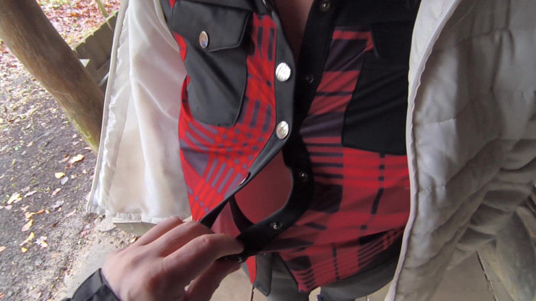 Bouncy Tits Action: Kont en borsten slaan rood