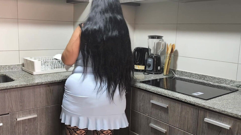 Riderqueen: Full Videos for Fans, MILF BBW Fucked in the Kitchen