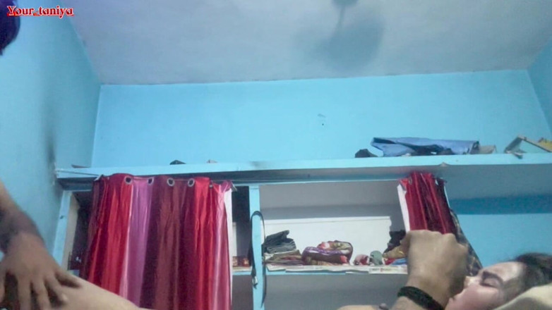 Sexy taniya ki Chut dekho or sexy pose bhi: Video de sexo completo de Devar Bhabhi (video de sexo indio)...