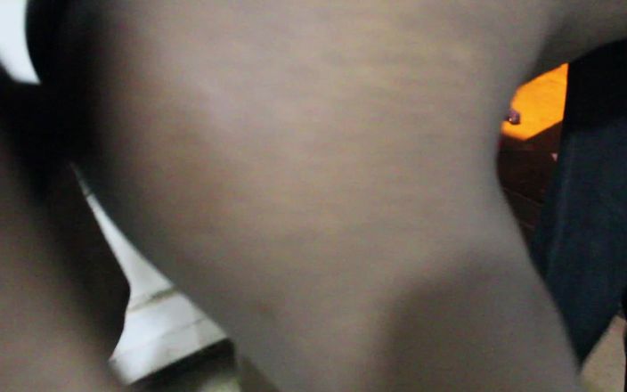 Candy louca: Tetanggaku ngentot aku saat hujan
