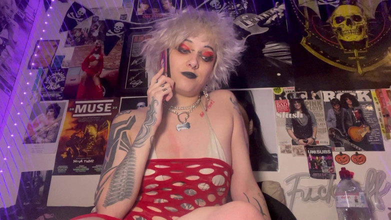 Glitterqueen1999: Goth ragazza glitterqueen 1999 posseduta dal suo patrigno e fatta venire!...